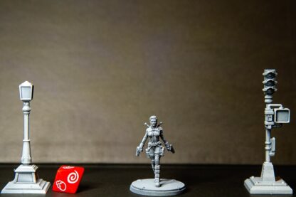 Momma Widow de Trident Studio avec sa base 35mm (3 variantes)