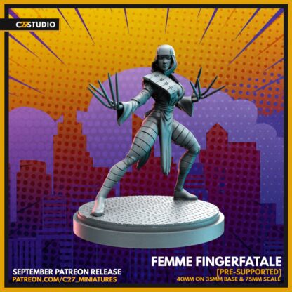 Femme Fingerfatale aka Lady Deathstrike de c27 collectibles avec sa base 35mm