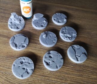 9 bases 35mm sol texturé de Trident Studios pour figurine